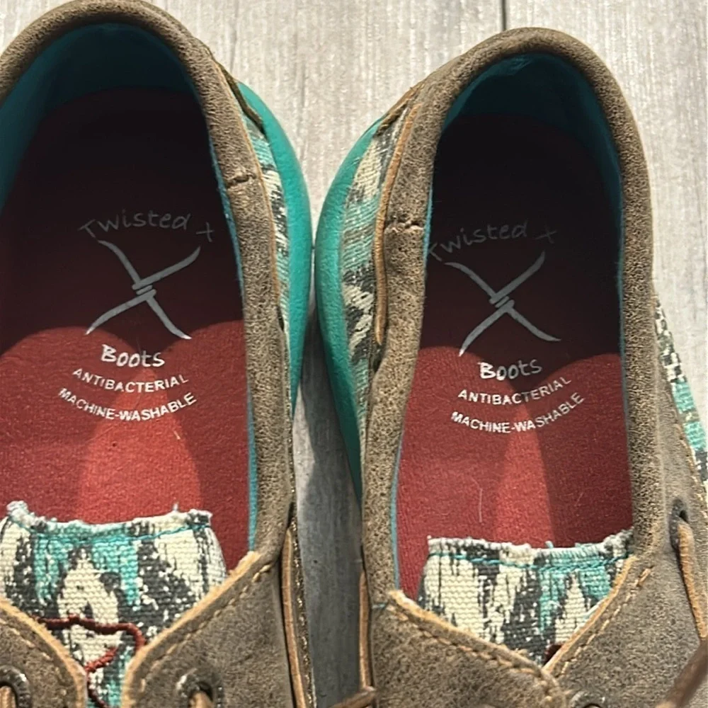 Twisted X driving Moc boat shoe aztec print size 7.5
